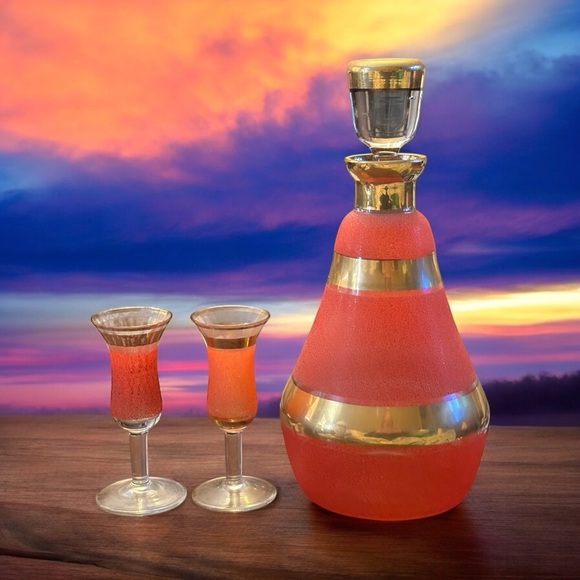 MCM French Bell Shaped Frosted Orange Decanter And Set Of Two Glasses. - Picture 4 of 8